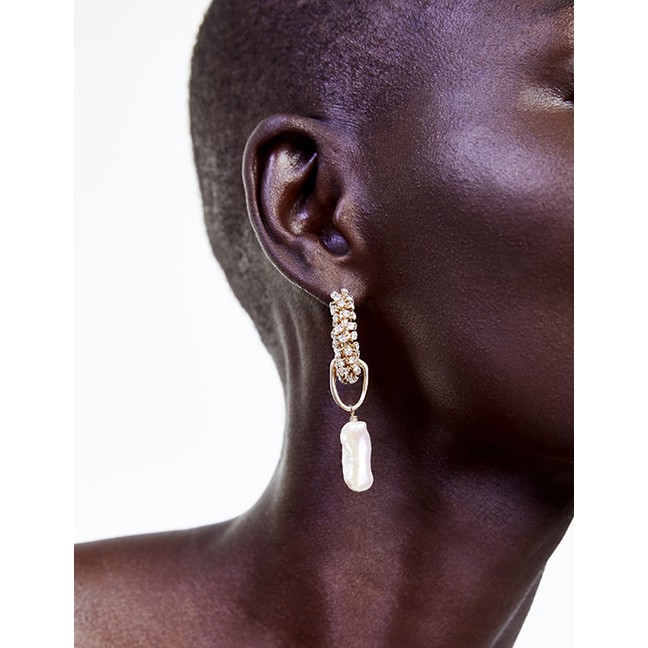 LRC Anting Tusuk Fashion Gold Alloy Diamond Pearl Stud Earrings F72475