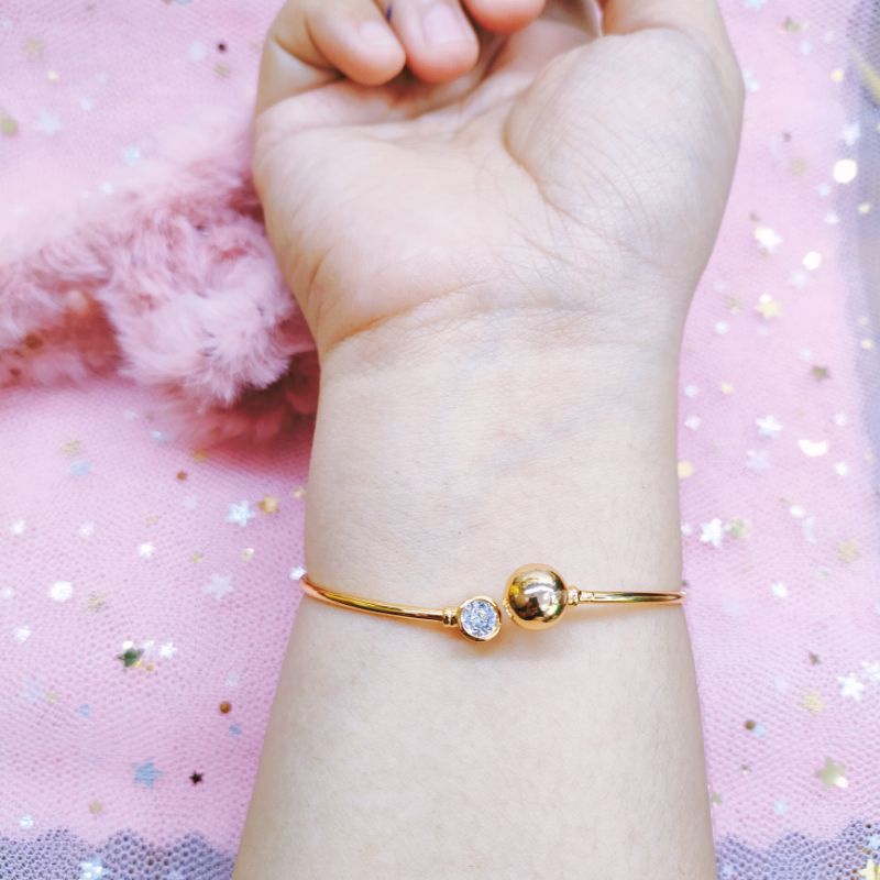 Gelang Bangle Wanita Titanium Anti Karat Lapis Emas 320911