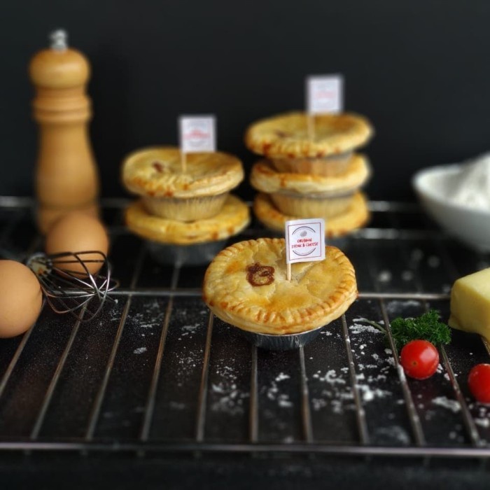 

⭐ COD ⭐ Box of meat pie ( 6 pcs ) all variant