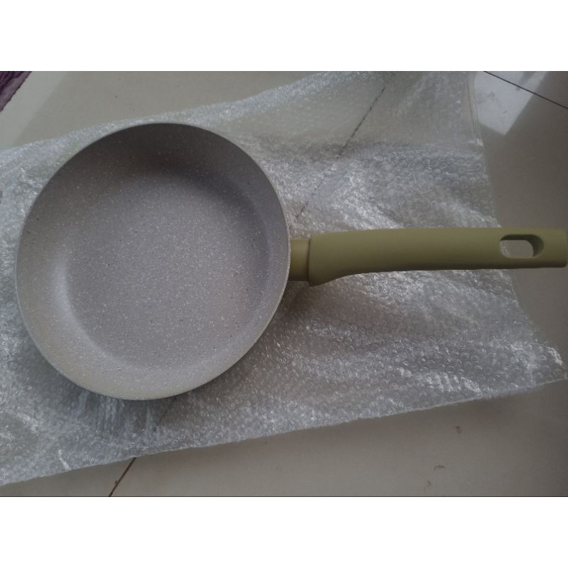 carote frying pan
