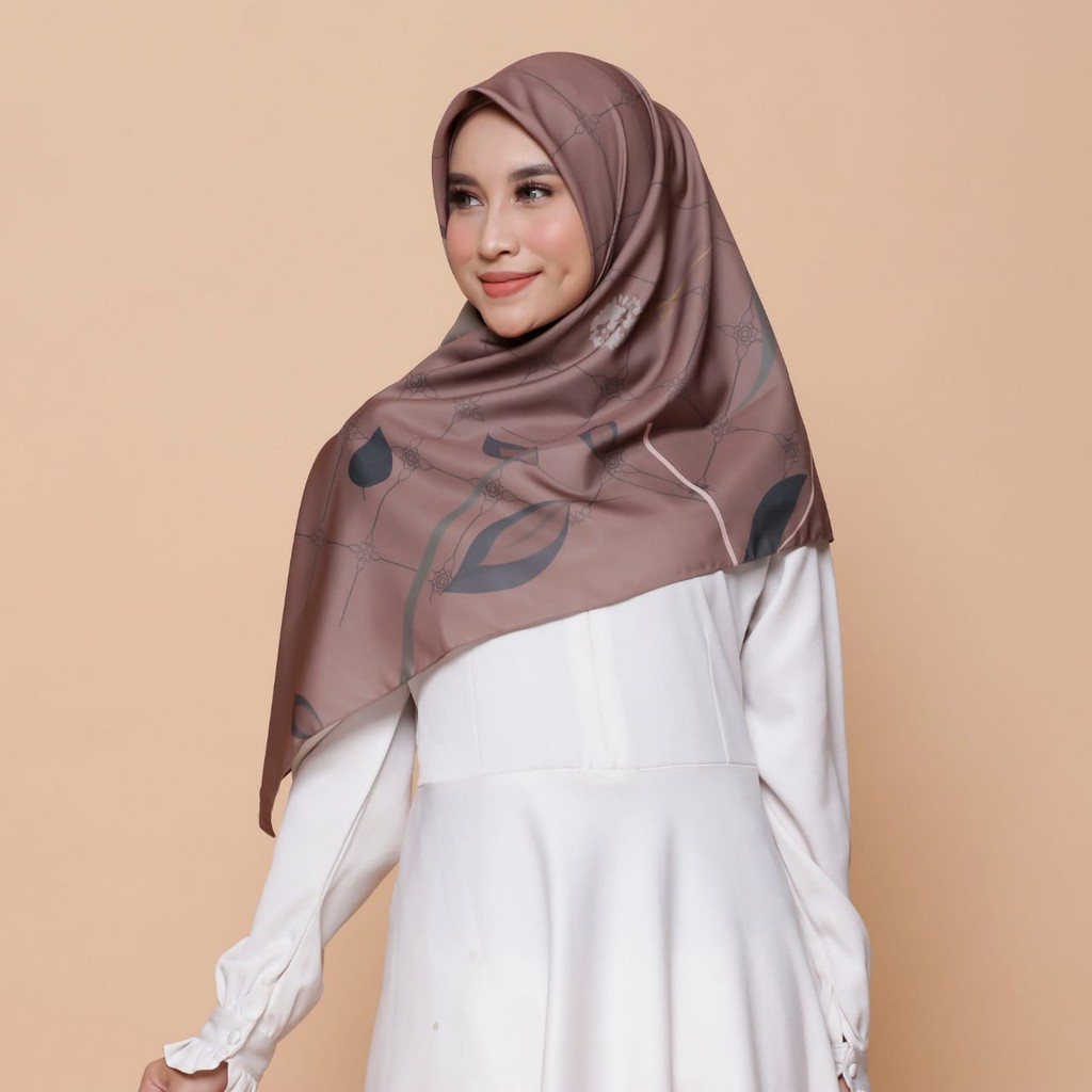 KERUDUNG SEGI EMPAT PRINTING MOTIF JILBAB SEGIEMPAT HIJAB SEGIEMPAT SCARF AGUSTIN