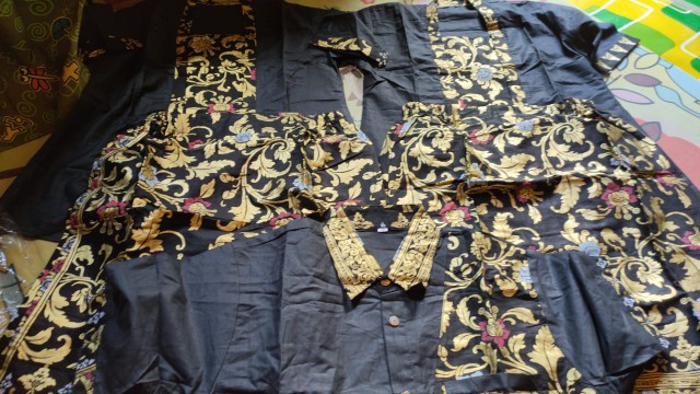 Maura Couple - Sania Ruffle Batik Couple Ori Ndoro Jowi Garansi Termurah Shopee - Batik Modern Solo