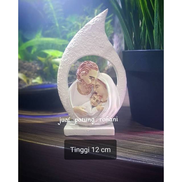Patung Keluarga Kudus Motif Daun