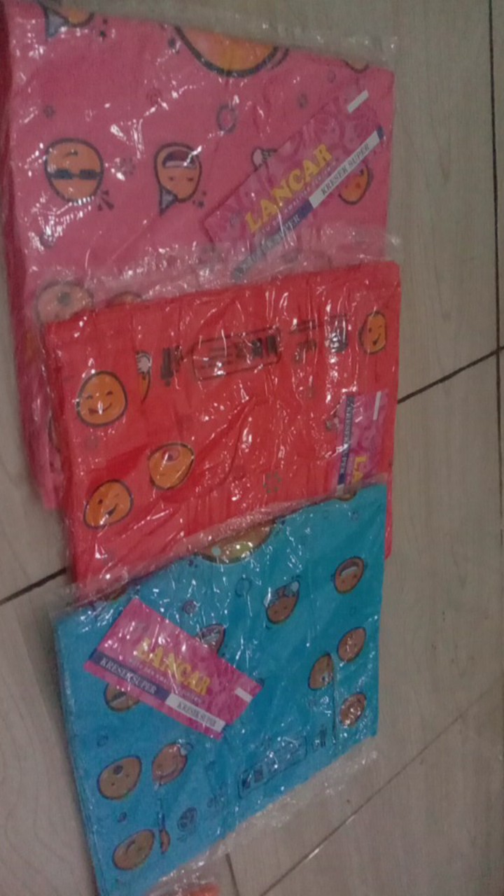 Kantong Plastik Smile Ukuran 28