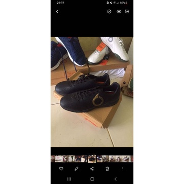 Sepatu Futsal Ortuseight Jogosala Shockwave (Black/Gold)