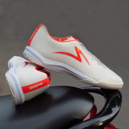 Sepatu Futsal Swervo Hydra Pro In Antique White/Ox