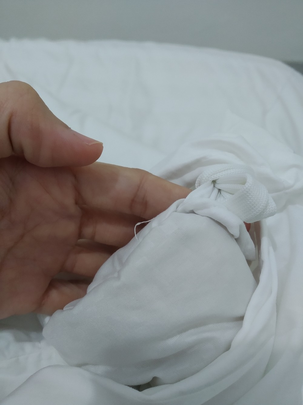 Duvet Cover / Quilt Cover / Sarung Selimut Size Single / Queen / King Size - Hotel Collection -