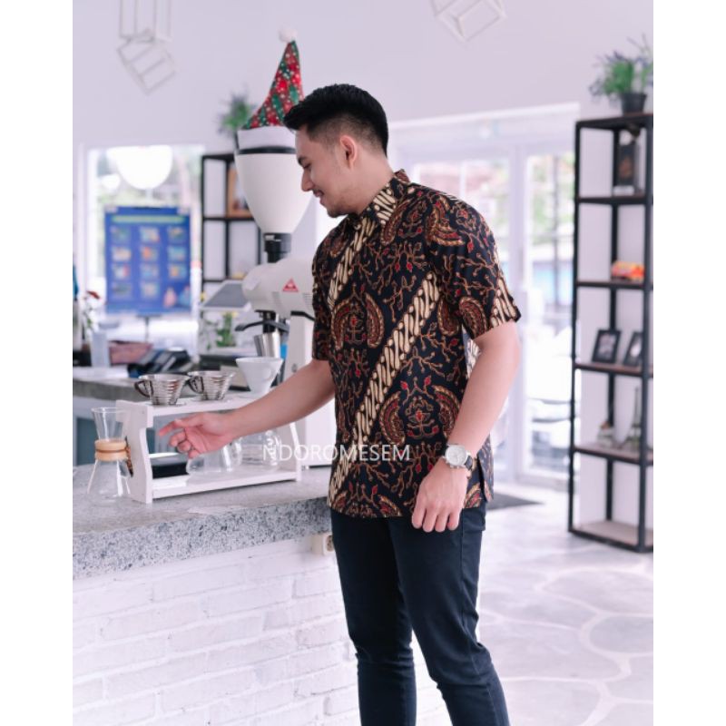 KEMEJA BATIK EXCLUSIVE WARNA HITAM Batik Premium NdoroMesem Bahan Katun Baturaden Reguler Fit