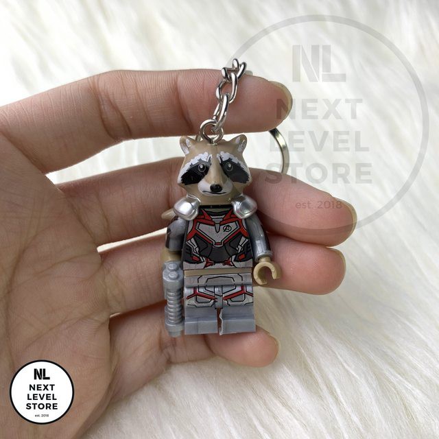 Gantungan Kunci LEGO Minifigure Avengers Rocket Racoon Quantum Suit