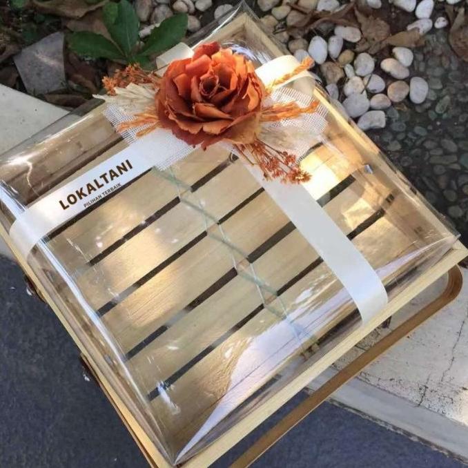 

Keranjang Bambu Kotak/Keranjang Hantaran/Keranjang Kue mika 30CM