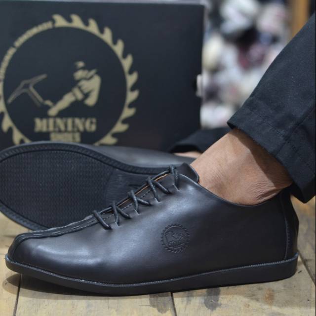 Sepatu Pria Kasual Loafers Original Formal Kerja Kuliah Santai