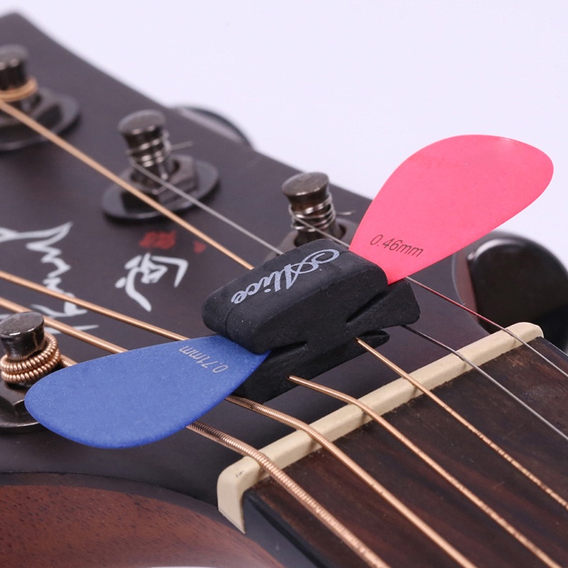 1pc Holder Pick Gitar Bahan Karet Warna Hitam