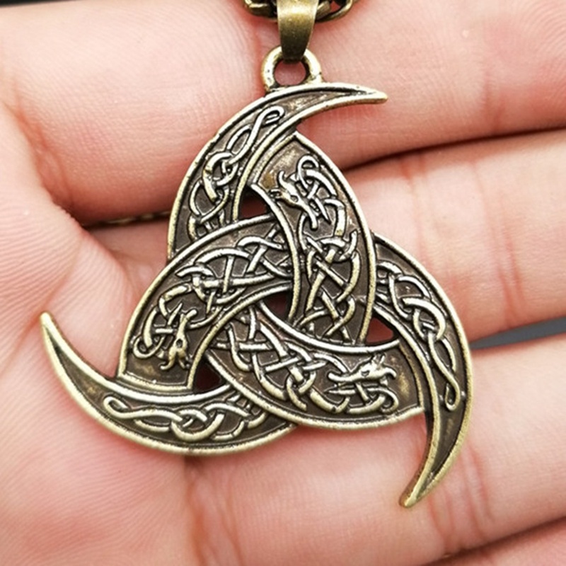 Kalung Liontin Segitiga Naga Celtic Bahan Stainless Steel Gaya Vintage Untuk Pria