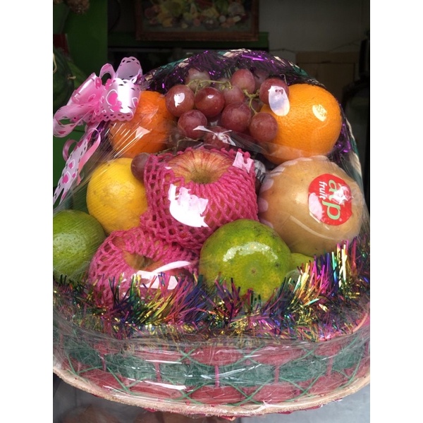 

Parcel buah segar besar bekasi + kartu ucapan