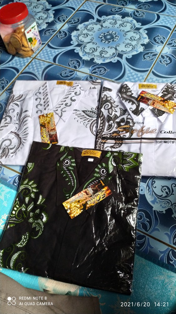 Terlaris / Kemeja Batik Pria Modern Wayang Susun. Batik Jokowi Lengan Pendek