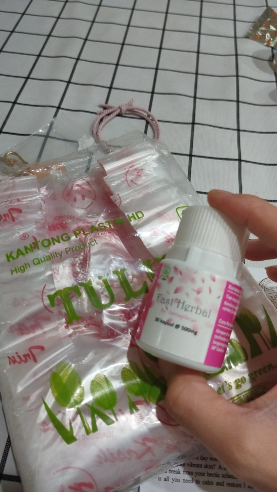 Kantong Tulip 15 / Kresek Tulip 24 / Kantong Kresek Smile / Kantong Tulip Terima Kasih Besar / Kecil