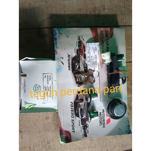 kunci kontak colt T120ss carbu T120ss injeksi pik up set komlit 1kunci original mitsubisi