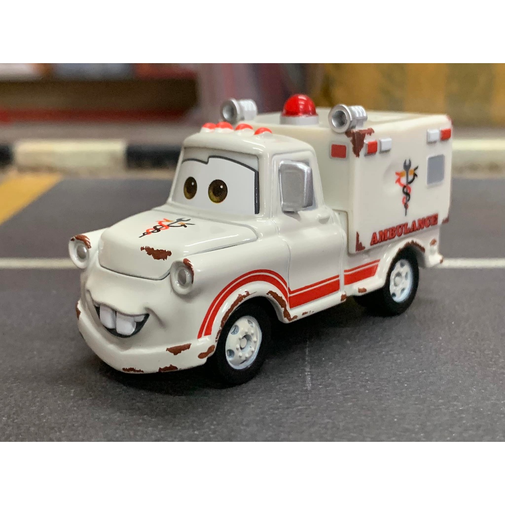 Tomica Disney Pixar Cars C32 Mater Ambulance Rescue Go Go