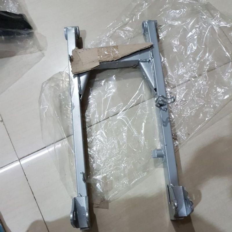 SWING ARM/ FORK+BOSH FORK SHOGUN 125 SP