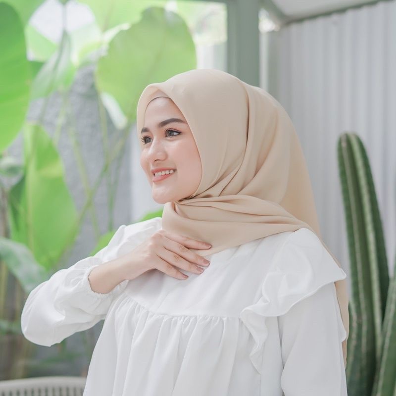 HIJAB SEGI EMPAT POLOS/JILBAB SEGI EMPAT/KERUDUNG BELLA SQUARE/KHIMAR BELLA POLLYCOTTON PREMIUM /110X110CM-Coksu
