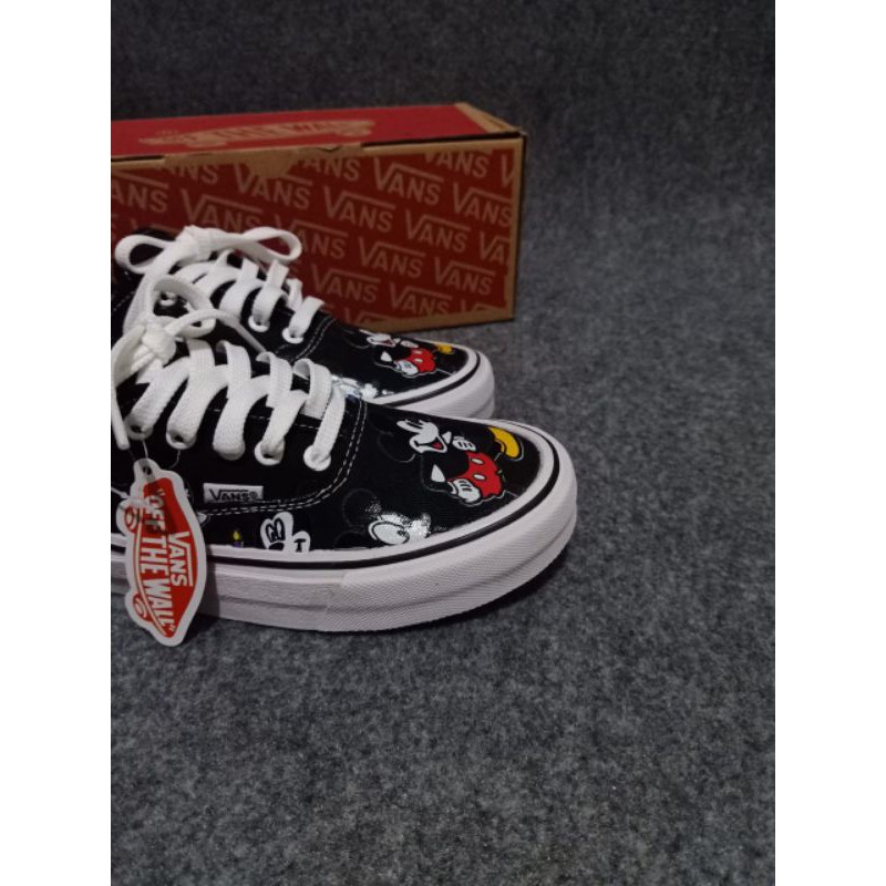 SEPATU VANS MICKEY MOUSE BLACK WHAITE PREMIUM WAFFLE DT