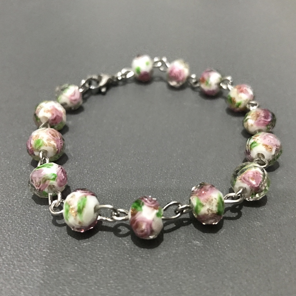 gelang Kristal bunga anti karat untuk wanita. aksesoris wanita makassar. aksesoris makassar. gelang 