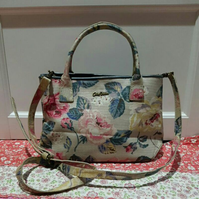 Preloved hand & sling bag bunga CK
