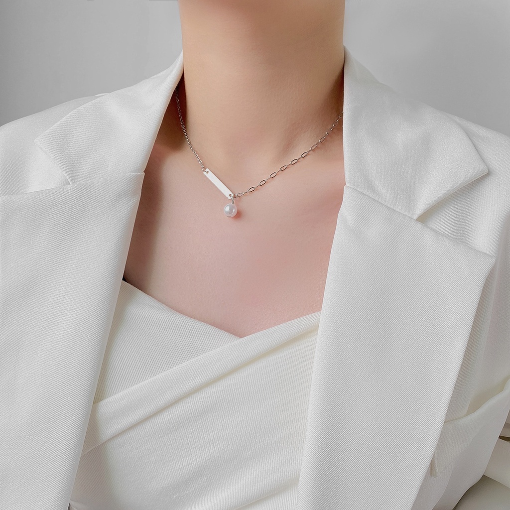 Gaya Korea elegan baja titanium rantai mutiara liontin kalung untuk wanita ins gaya dingin jahitan t