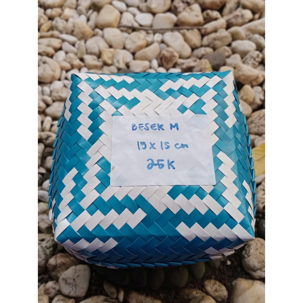 Besek Anyaman Plastik Besek Hantaran Lebaran Besek Makanan Besek Hampers Ukuran 15 cm x 15 cm