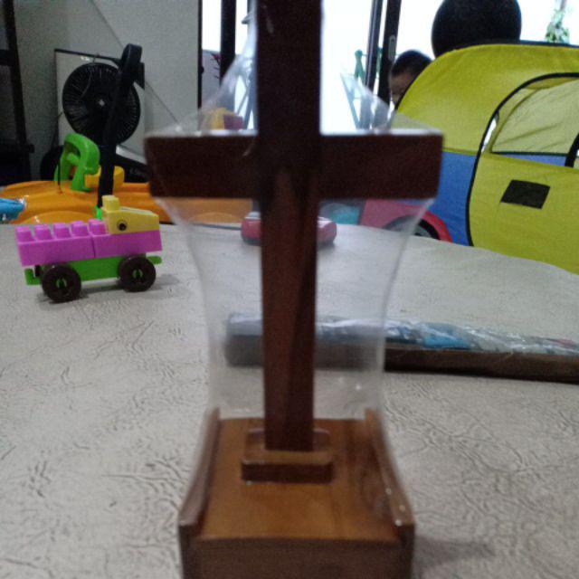 Salib Duduk Kayu Kotak Tempat Benda Rohani 17 Cm Polos Tanpa Corpus