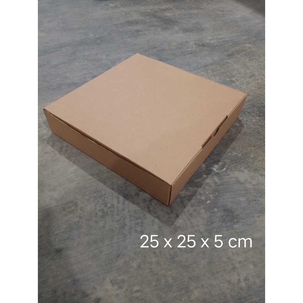 Kardus karton uk. 25 x 25 x 5 cm --Die Cut dan easy usage---1