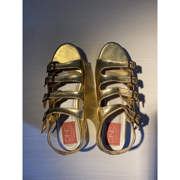 Preloved DNC Sepatu Sandal (Gold)