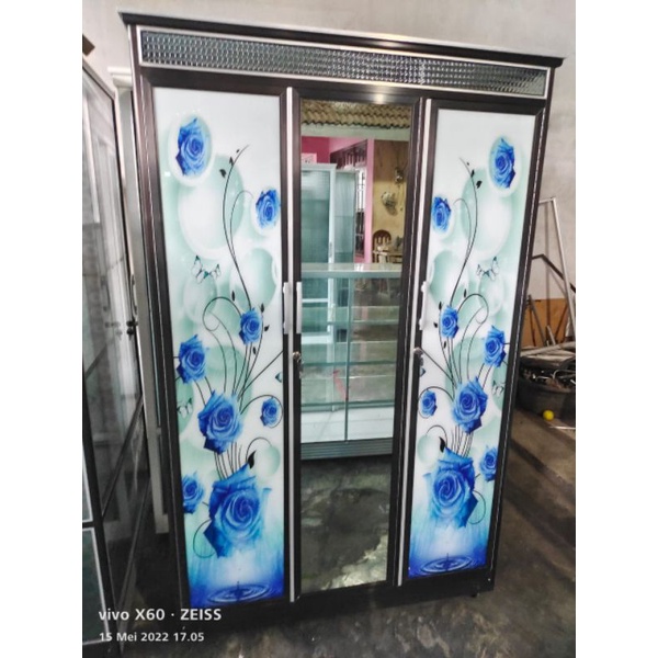 lemari 3 pintu