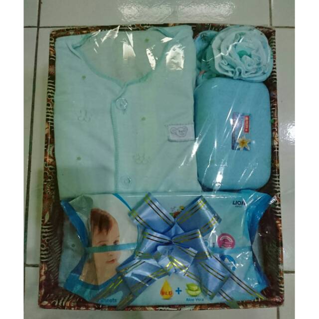 Parcel / kado untuk bayi baru lahir