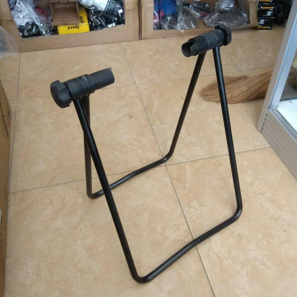 FADA -  STAND SEPEDA UNITED   STANDAR SEPEDA SEGITIGA  PADDOCK UNITED   STANDAR DISPLAY UNITED