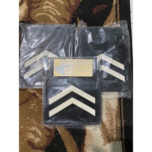 (COD)Karpet Lumpur Mobil Pick up Ceceret Mobil Suzuki Futura SS Carry Grand Max L300