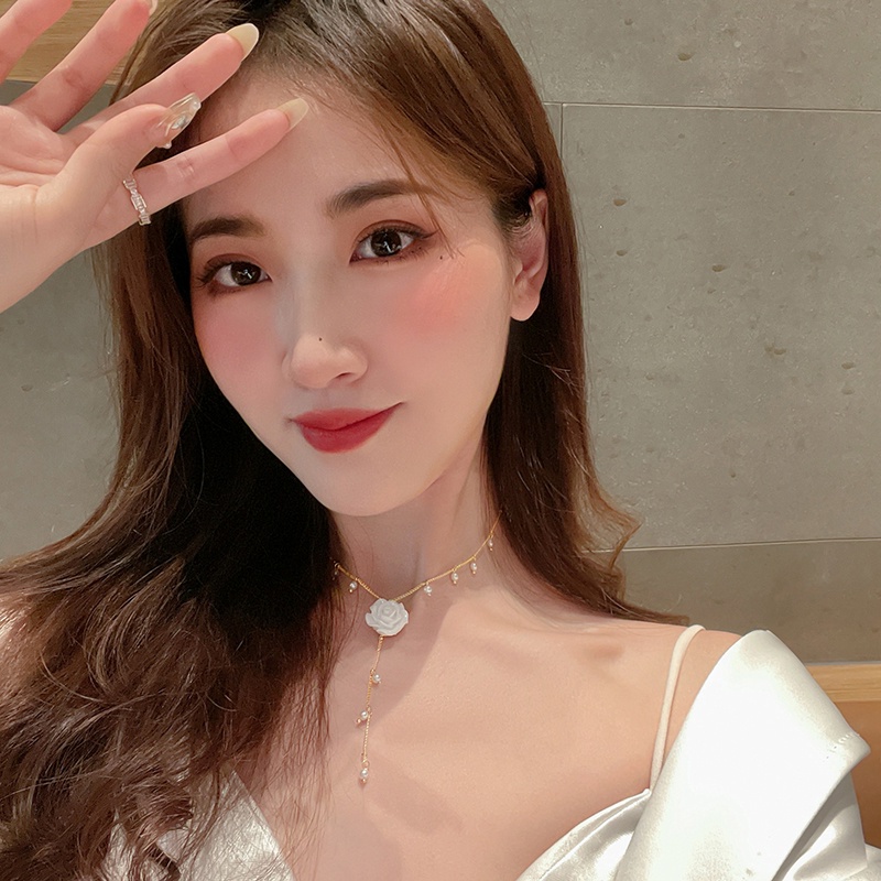 Aksesoris fashion wanita gaya Korea temperamen elegan kalung mutiara mawar