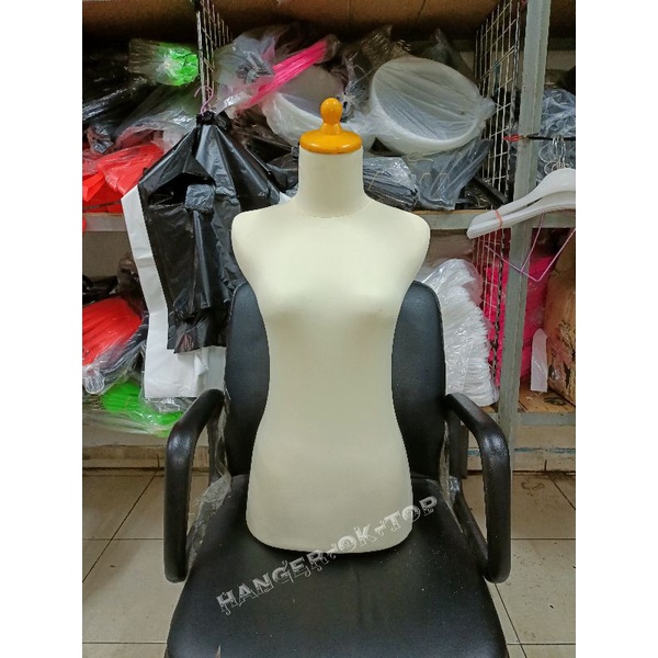 Manekin Wanita Setengah Badan DM Patung Baju Hitam  plastik