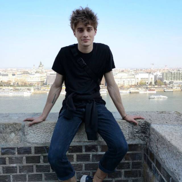 maxence_