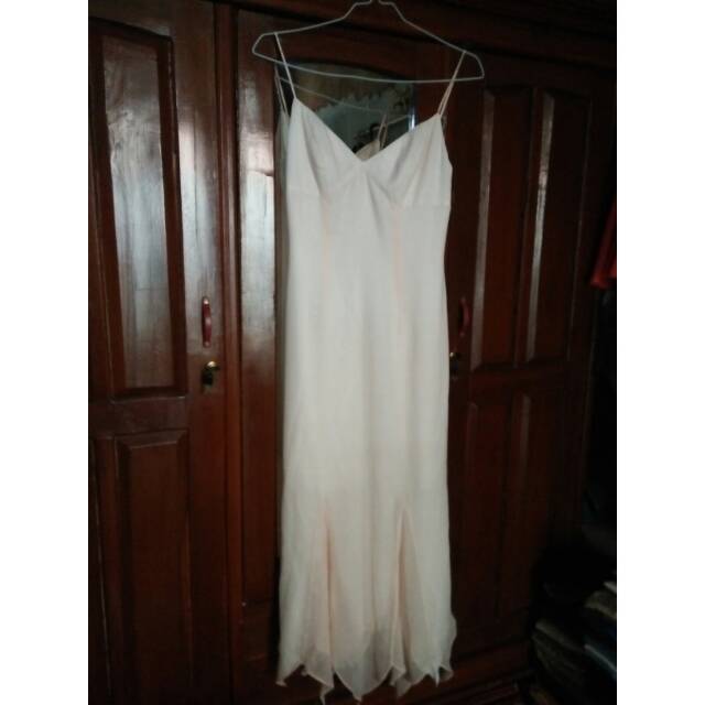 Preloved gaun pesta