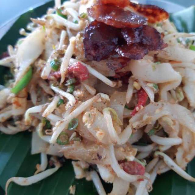 

Kwetiau mie tiau kwetiow kwetiaw beras homemade skala besar- mentah