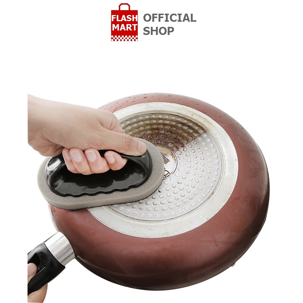 Flashmart Strongwell Brush Pembersih Karat Besi Nano Melamine Magic Sponge / Brush sponge melamine ini dapat membersihkan karat atau bagian gosong pada besi seperti panci dan kompor. Anda tidak perlu lagi membeli panci baru, cukup membersihkan karat-karat