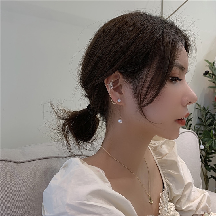 Aksesoris Fashionable Wanita Single Lucu Bunga Pearl Crystal Earrings