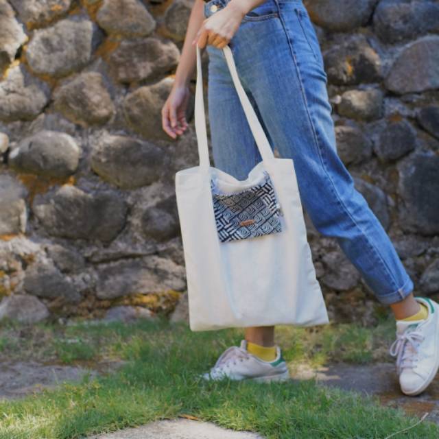TOTE BAG LIPAT
