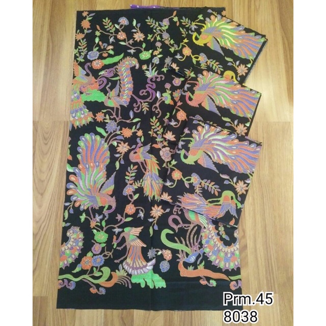 KAIN BATIK PREMIUM Bahan Katun Motif Merak Warna Hitam Hijau Orange 729929 Cap 72 Jarik Jarit Samping Kebat Panjang Batik Katun Modern Premium Bahan Seragam Batik Pernikahan Kantor Keluarga Murah Kamen Jadi Batik Bali Lembaran