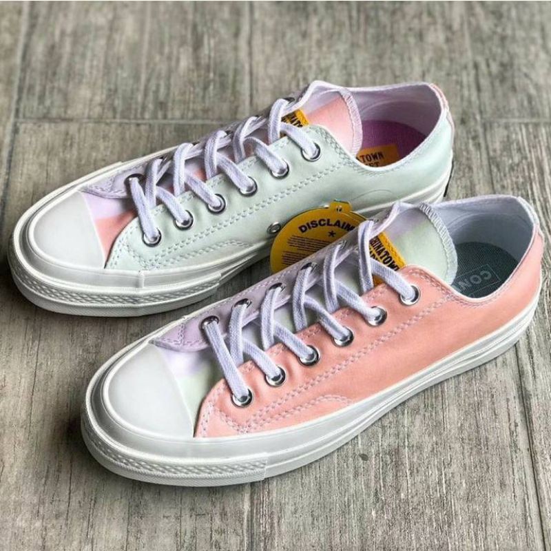 CONVERSE CHINA TOWN MARKET Sepatu Casual Perempuan Berubah Jika Terkena Sinar Matahari