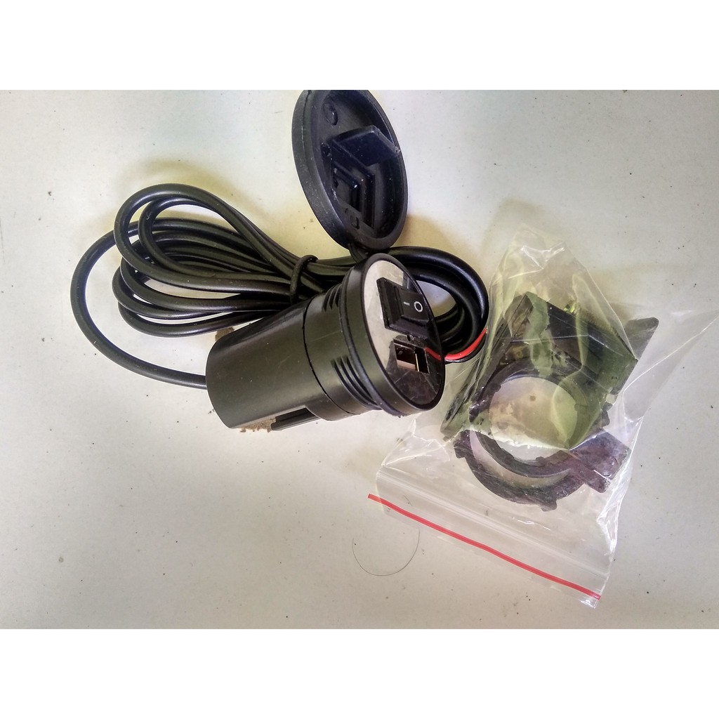 Charger motor  USB waterproof /charger hp Sambung ke aki motor