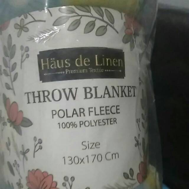 Selimut / throw blanket haus de linen ploar fleece