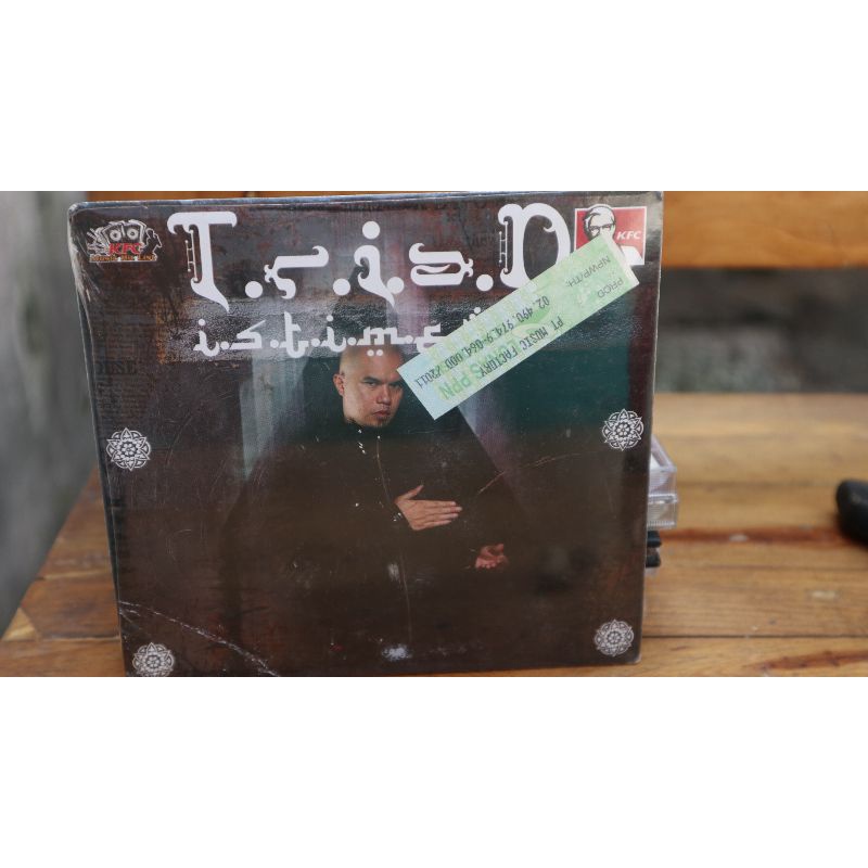 cd triad istimewa s
