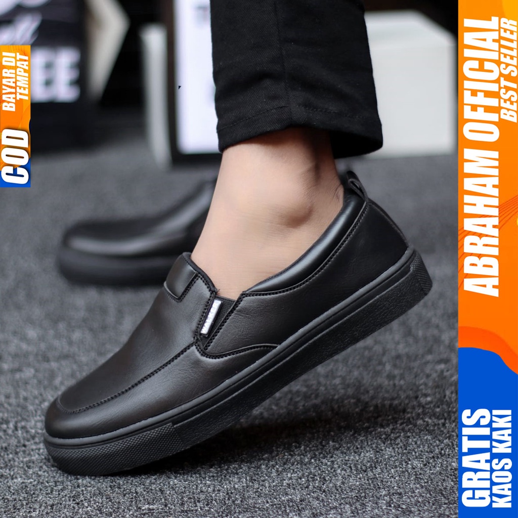 Abraham Lubis - Sepatu Slip On Casual Pria Kerja Kantor Hitam Polos